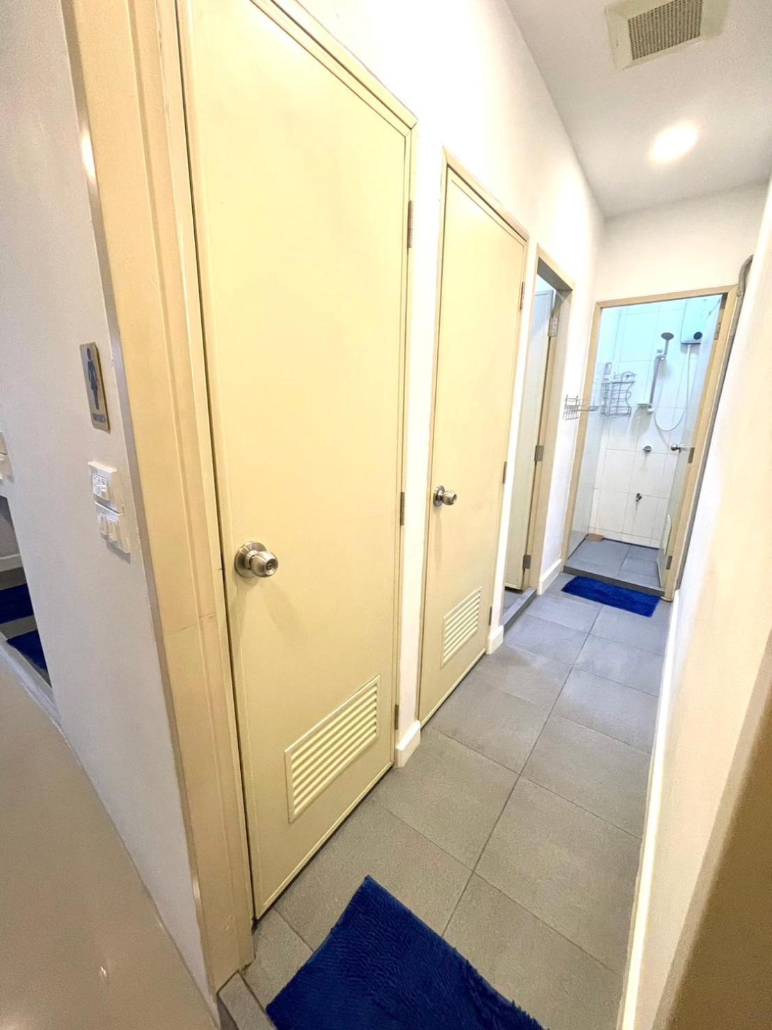Inn Trog And Inn Soi (Adults Only) Bangkok Bagian luar foto