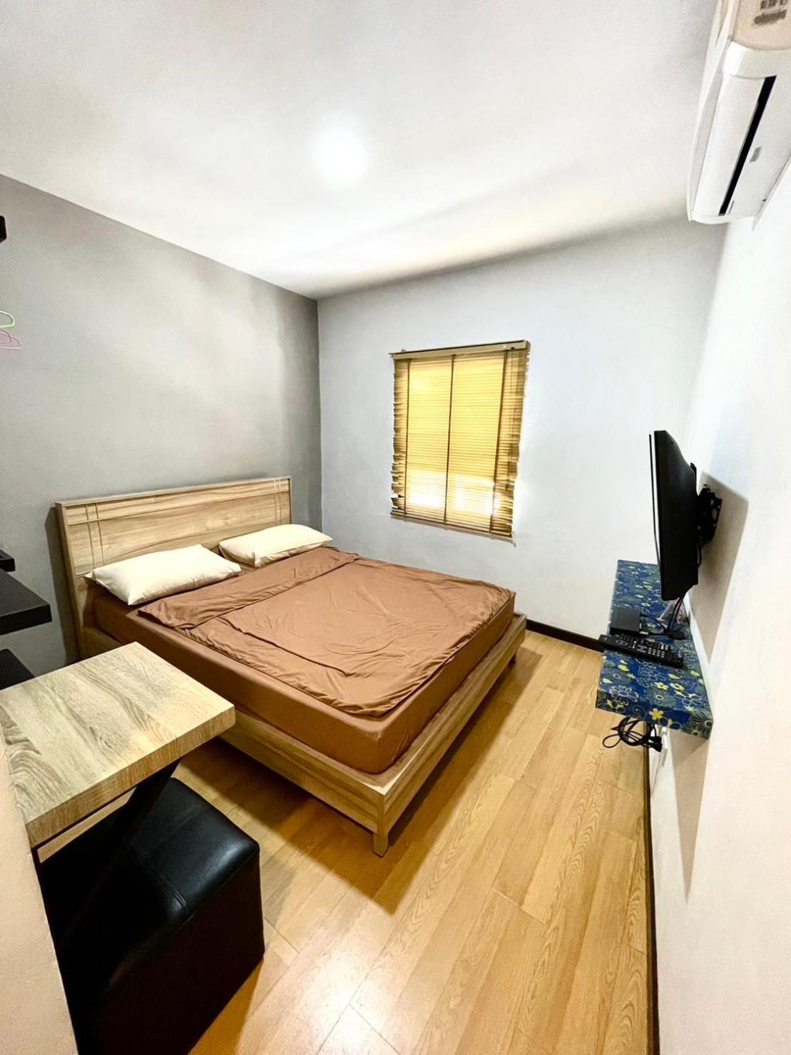 Inn Trog And Inn Soi (Adults Only) Bangkok Bagian luar foto