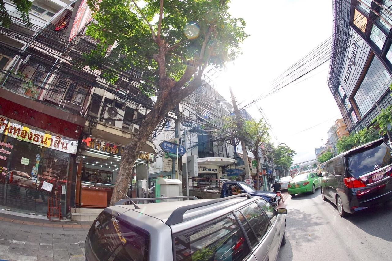 Inn Trog And Inn Soi (Adults Only) Bangkok Bagian luar foto