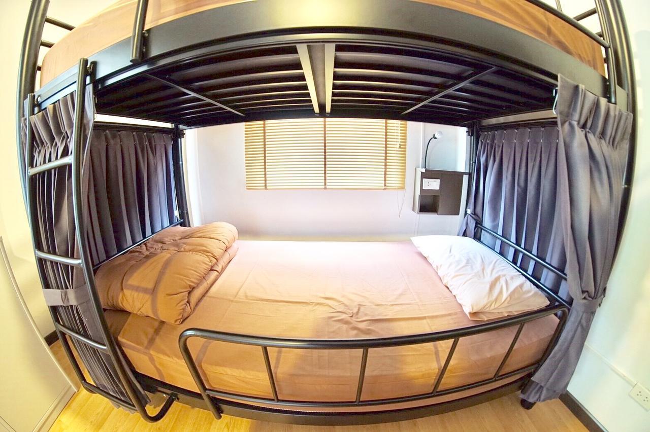 Inn Trog And Inn Soi (Adults Only) Bangkok Bagian luar foto