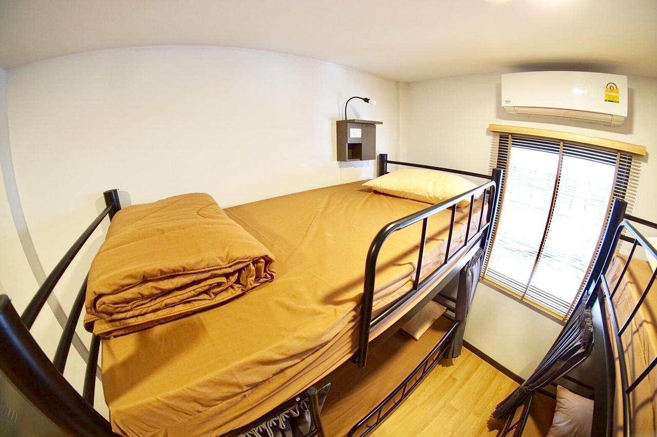 Inn Trog And Inn Soi (Adults Only) Bangkok Bagian luar foto