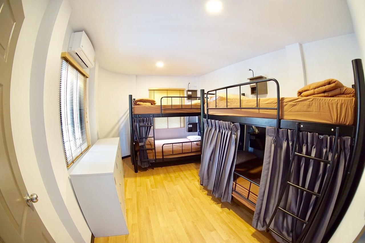 Inn Trog And Inn Soi (Adults Only) Bangkok Bagian luar foto