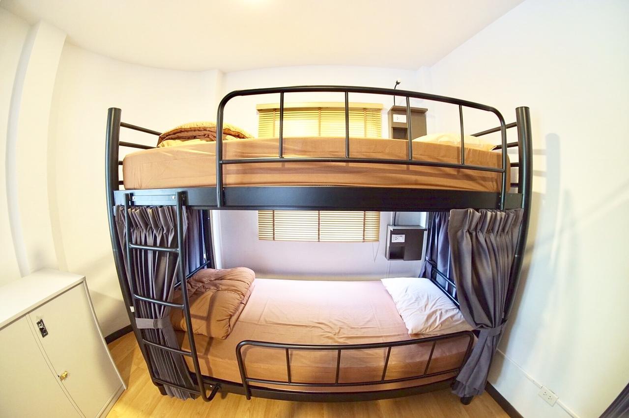 Inn Trog And Inn Soi (Adults Only) Bangkok Bagian luar foto