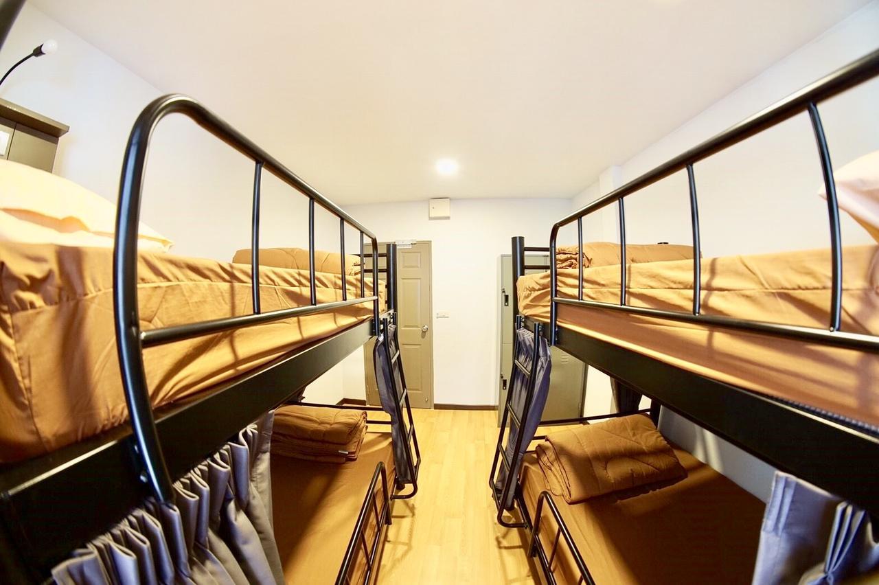 Inn Trog And Inn Soi (Adults Only) Bangkok Bagian luar foto