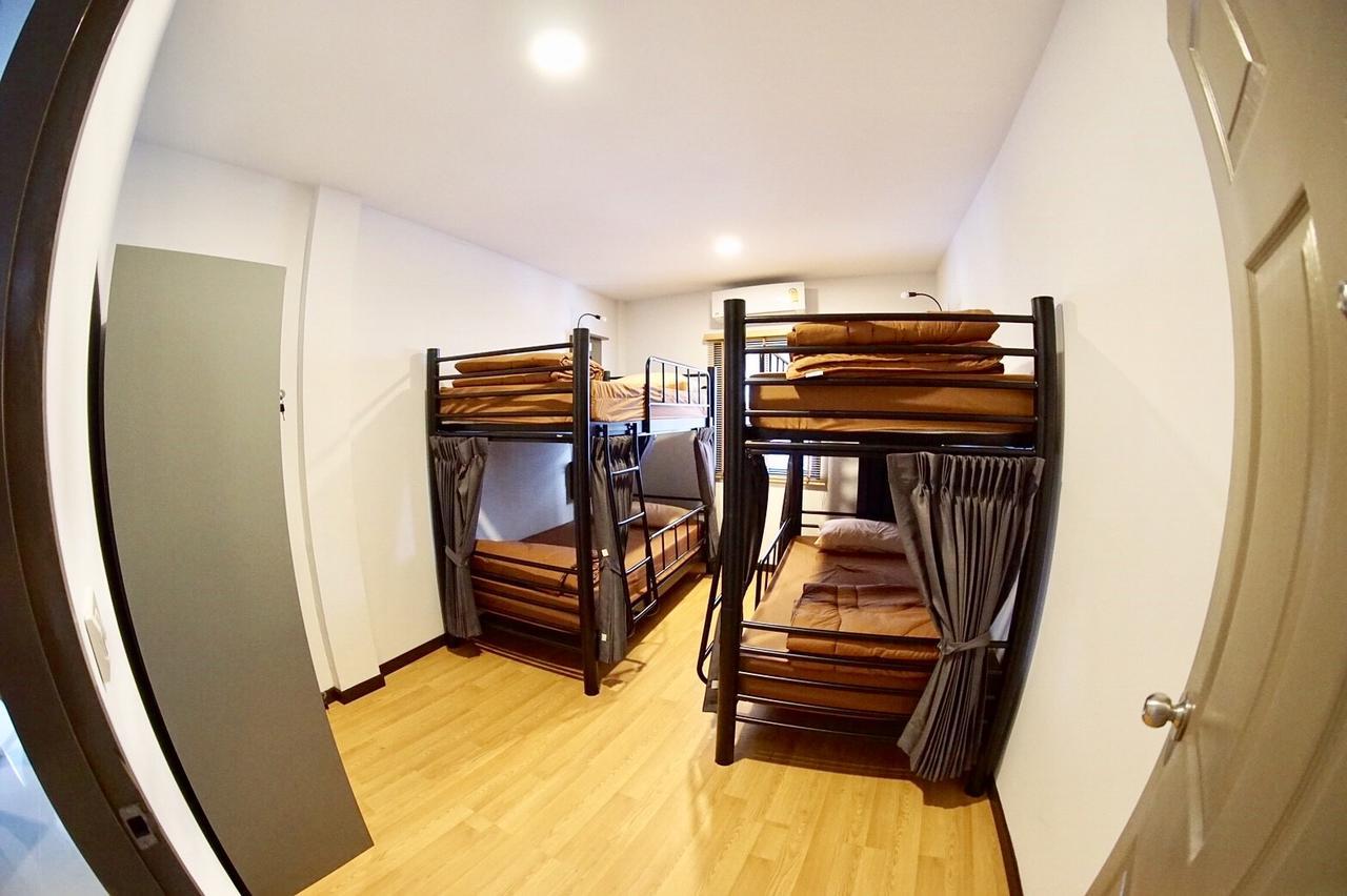 Inn Trog And Inn Soi (Adults Only) Bangkok Bagian luar foto